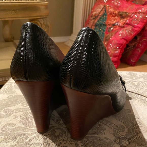 Tory Burch Wedge Heels Size 10 “like new” - Picture 3 of 8
